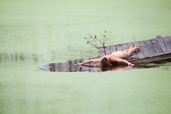 Ryan McGinley
Descending Dock, 2017
Chromogenic color print
16 x  24 inches