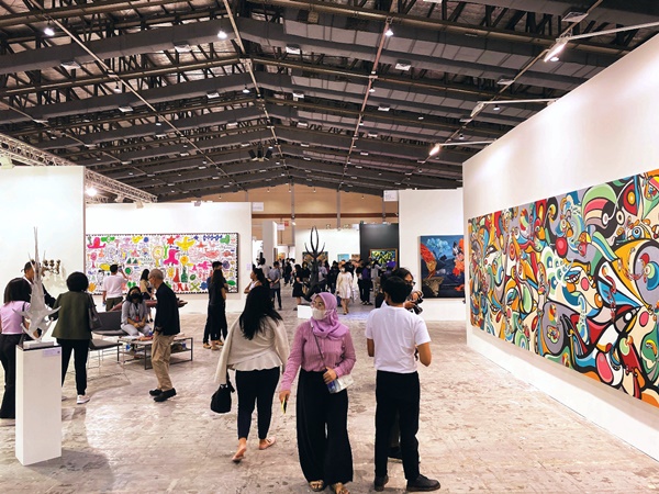 click to enlarge- double click to reduce India Art Fair 2022, New Delhi, INDIA - February 3 > 6, 2022 @India_ArtFair