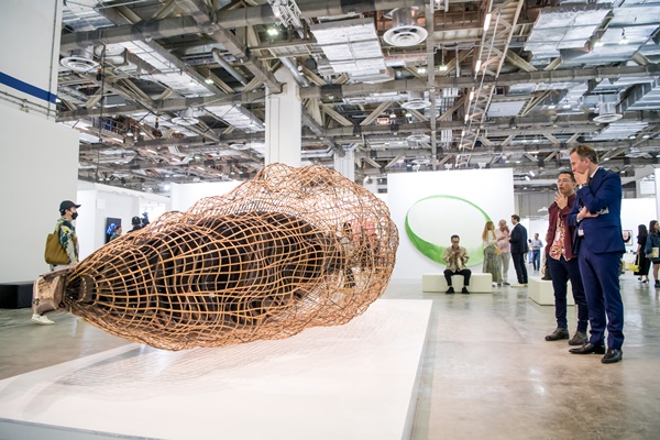 click to enlarge- double click to reduce 114 galleries at ART SG, Singapore - 19 > 21 January, 2024 @artsg_singapore