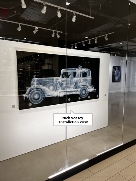 click to enlarge- double click to reduce Galerie de Bellefeuille, Toronto ON CANADA - Nick Veasey Installetion view