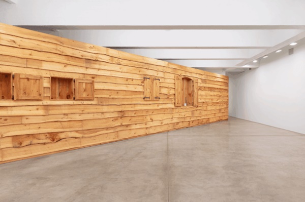 Haim Steinbach: 1991—1993, Tanya Bonakdar Gallery, New York, 2021; Photo: Pierre Le Hors

