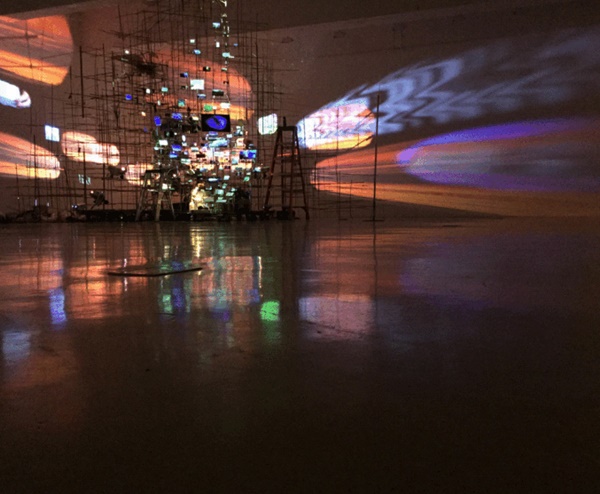 click to enlarge- double click to reduce Tanya Bonakdar Gallery New York NY USA - Sarah Sze