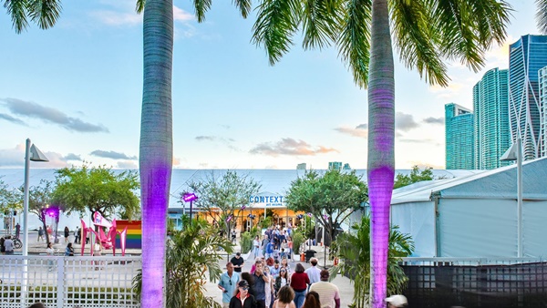 click to enlarge- double click to reduce 70 galleries at CONTEXT Art Miami 2021, USA- November 30 > December 5, 2021 @CONTEXTArtMiami