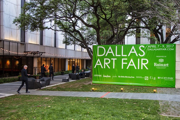 click to enlarge- double click to reduce 57 galleries at Dallas Art Fair 2021 - November 11 > 14, 2021 @DallasArtFair