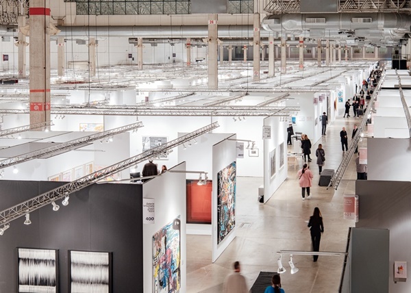 click to enlarge- double click to reduce 212 galleries at EXPO CHICAGO 2024 - April 11 > 14, 2024 @expochicago