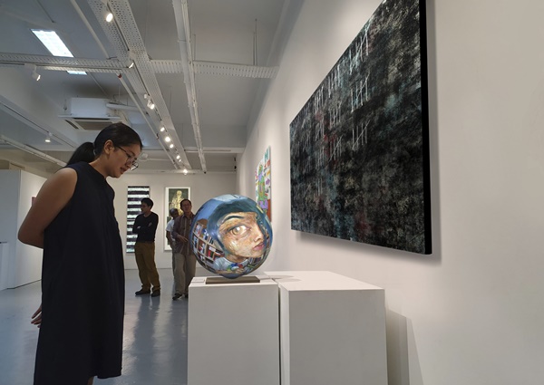G13 Gallery, Mending Fence Installation view