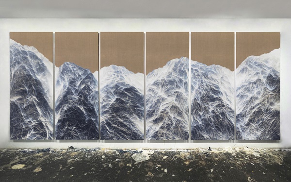 click to enlarge- double click to reduce Wu Chi-Tsung, Cyano-Collage 094 (2021)
Cyanotype, Xuan Paper, Acrylic Gel, Acrylic
6-part work, 225 x 540 cm