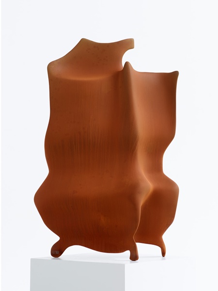 click to enlarge- double click to reduce Tony Cragg, Untitled, 2023. Corten steel, 43 1/4 x 18 7/8 x 28 3/8 in. (110 x 48 x 72 cm).