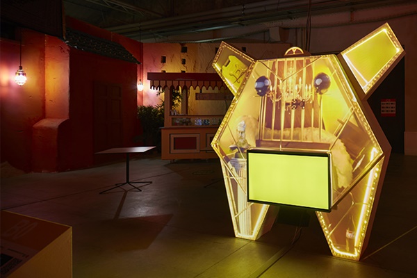 Neïl Beloufa : Digital Mourning