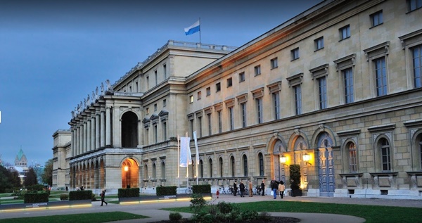 click to enlarge- double click to reduce HIGHLIGHTS Internationale Kunstmesse 2021, München GERMANY - 21 > 24 October, 2021 @highlights_fair