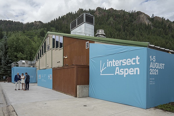 click to enlarge- double click to reduce 31 galleries at Intersect Aspen CO, U.S.A. 2022 - July 31 > August 4, 2022 @artaspenfair