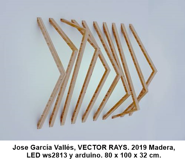 Jose García Vallés, VECTOR RAYS. 2019 Madera, LED ws2813 y arduino. 80 x 100 x 32 cm.
