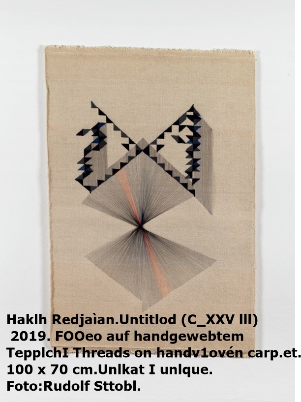 Haklh Redjaìan.Untitlod (C_XXV lll).. 2019. FOOeo auf handgewebtem TepplchI Threads on handv1ovén carp.et.
100 x 70 cm.Unlkat I unlque.Foto:Rudolf Sttobl.
