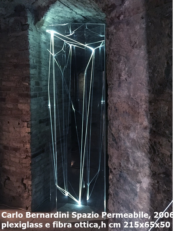 click to enlarge- double click to reduce Carlo Bernardini Spazio Permeabile, 2006, plexiglass e fibra ottica, h cm 215 x 65 x 50