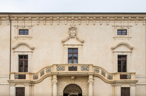 click to enlarge- double click to reduce MAXXI L'Aquila, ITALY - POINT OF BALANCE