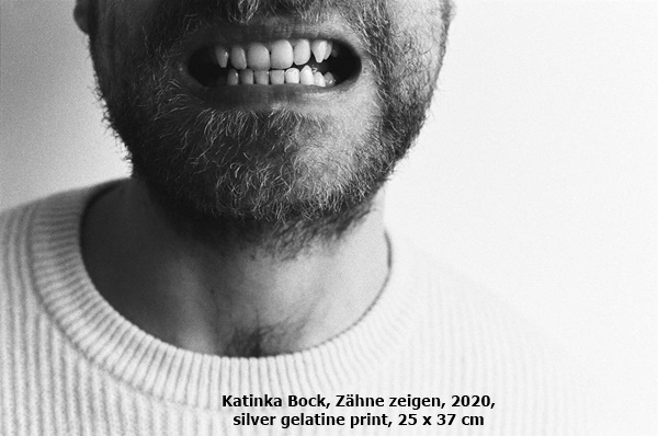 Katinka Bock, Zähne zeigen, 2020, silver gelatine print, 25 x 37 cm