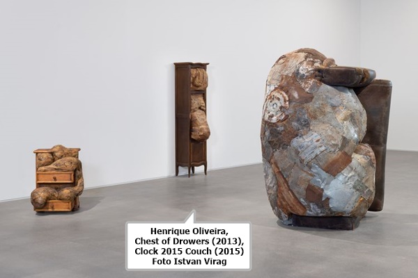 click to enlarge- double click to reduce Henrique Oliveira, Chest of Drowers (2013), Clock 2015 Couch (detail, 2015) Foto Istvan Virag