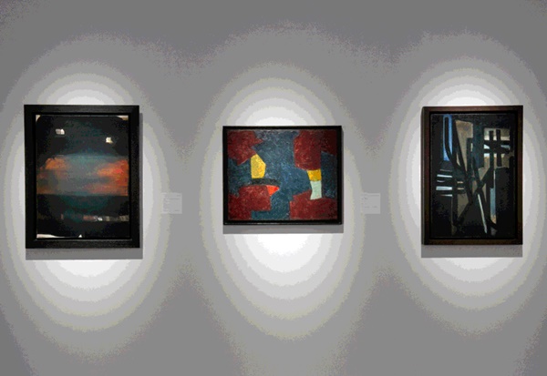 click to enlarge- double click to reduce Installation view booth 104