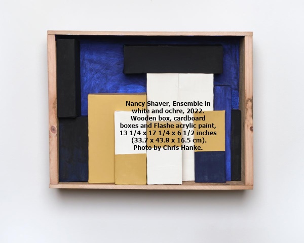 Nancy Shaver, Ensemble in white and ochre, 2022. Wooden box, cardboard boxes and Flashe acrylic paint, 13 1/4 x 17 1/4 x 6 1/2 inches (33.7 x 43.8 x 16.5 cm). Photo by Chris Hanke.