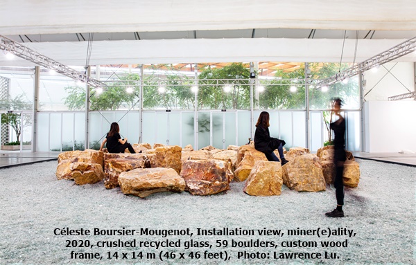 click to enlarge- double click to reduce Céleste Boursier-Mougenot, Installation view, miner(e)ality, 2020, crushed recycled glass, 59 boulders, custom wood frame, 14 x 14 m (46 x 46 feet), Photo: Lawrence Lu.