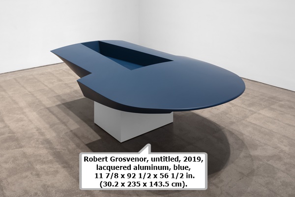 Robert Grosvenor, untitled, 2019, lacquered aluminum, blue, 11 7/8 x 92 1/2 x 56 1/2 in. (30.2 x 235 x 143.5 cm).