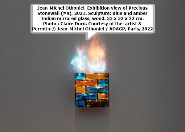 click to enlarge- double click to reduce Jean-Michel Othoniel, Exhibition view of Precious Stonewall (#9), 2021. Sculpture: Blue and amber Indian mirrored glass, wood. 33 x 32 x 22 cm. Photo : Claire Dorn. Courtesy of the artist & Perrotin.© Jean-Michel Othoniel / ADAGP, Paris, 2022