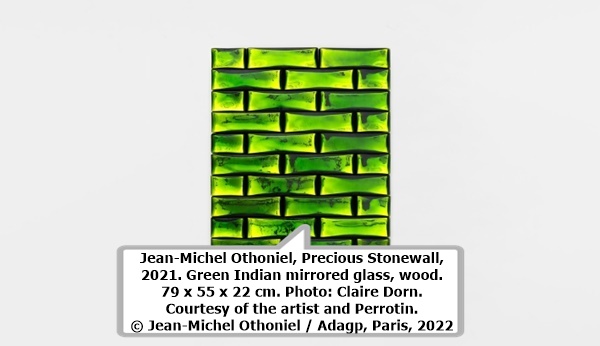 click to enlarge- double click to reduce Jean-Michel Othoniel, Precious Stonewall, 2021. Green Indian mirrored glass, wood. 79 x 55 x 22 cm. Photo: Claire Dorn. Courtesy of the artist and Perrotin. © Jean-Michel Othoniel / Adagp, Paris, 2022