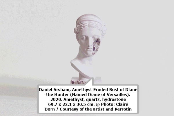 Daniel Arsham, Amethyst Eroded Bust of Diane the Hunter (Named Diane of Versailles), 2020. Amethyst, quartz, hydrostone 69.7 x 22.1 x 30.5 cm. © Photo: Claire Dorn / Courtesy of the artist and Perrotin