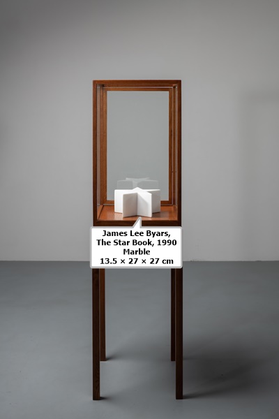 click to enlarge- double click to reduce James Lee Byars, The Star Book, 1990
Marble
13.5 × 27 × 27 cm