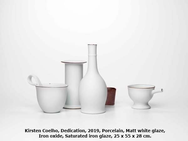 Kirsten Coelho, Dedication, 2019, Porcelain, Matt white glaze,
Iron oxide, Saturated iron glaze, 25 x 55 x 28 cm.
