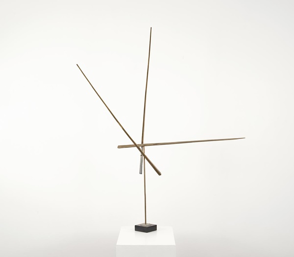 click to enlarge- double click to reduce George Rickey, Unstable Axis — Bronze, 1971
Bronze and lead
38 1/2 x 28 1/4 x 28 in. (97.8 x 71.8 x 71.1 cm)
Each blade: 28 in. (71.1 cm) long
Base: 1 x 3 x 3 in. (2.5 x 7.6 x 7.6 cm)
Signed and dated on base: Rickey 71 S