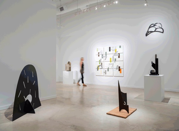 click to enlarge- double click to reduce Darren Almond, Isamu Noguchi and Virginia Overton’ at White Cube West Palm Beach © the artists. Photo © White Cube (Oriol Tarridas)