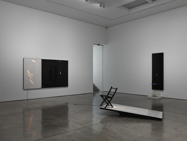 click to enlarge- double click to reduce Wang Gongxin, Installation view